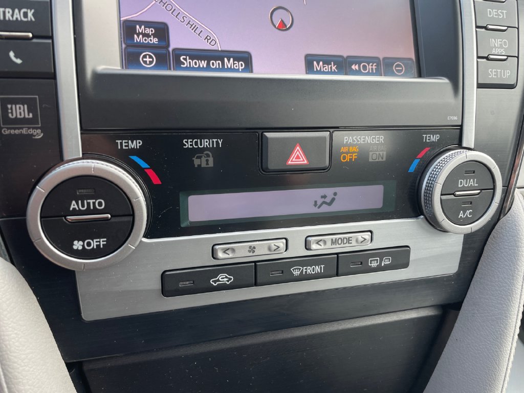 Used 2013 Toyota Camry XLE FWD image 28