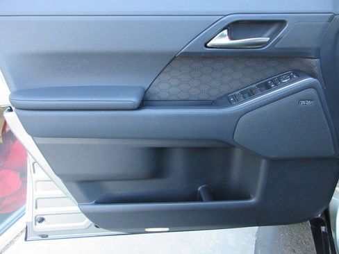 Used 2026 Lexus GX 550 550 Luxury+ w/ Cold Area Package image 34