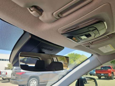 Used 2025 Toyota Corolla Cross LE FWD image 26