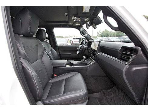 Used 2024 Lexus GX 550 w/ Accessory Package (2T) image 30