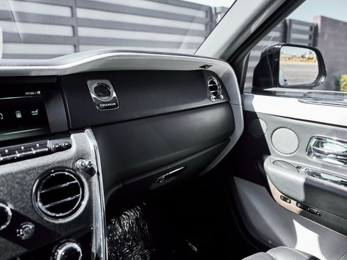 Used 2023 Rolls-Royce Cullinan image 77