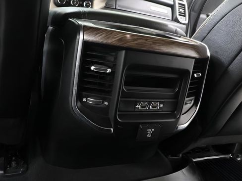 Used 2019 RAM 1500 Laramie AWD/4WD image 25