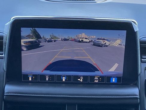 Used 2021 Chevrolet Tahoe High Country w/ Premium Package image 19