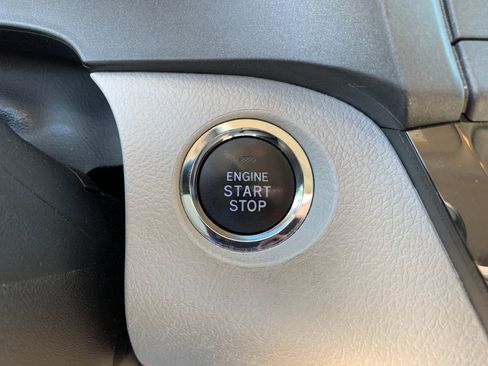 Used 2017 Toyota Sienna XLE Premium AWD/4WD image 30