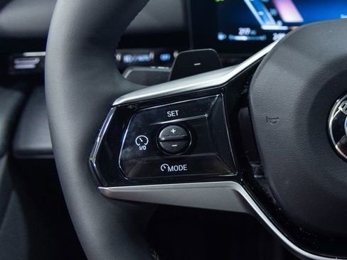 Used 2026 BMW 530i xDrive w/ Premium Package image 15