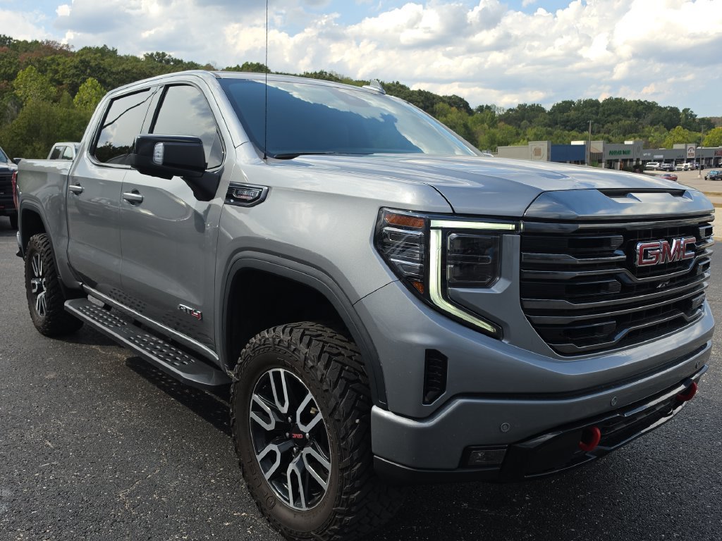 Used 2023 GMC Sierra 1500 AT4 w/ Technology Package AWD/4WD image 2