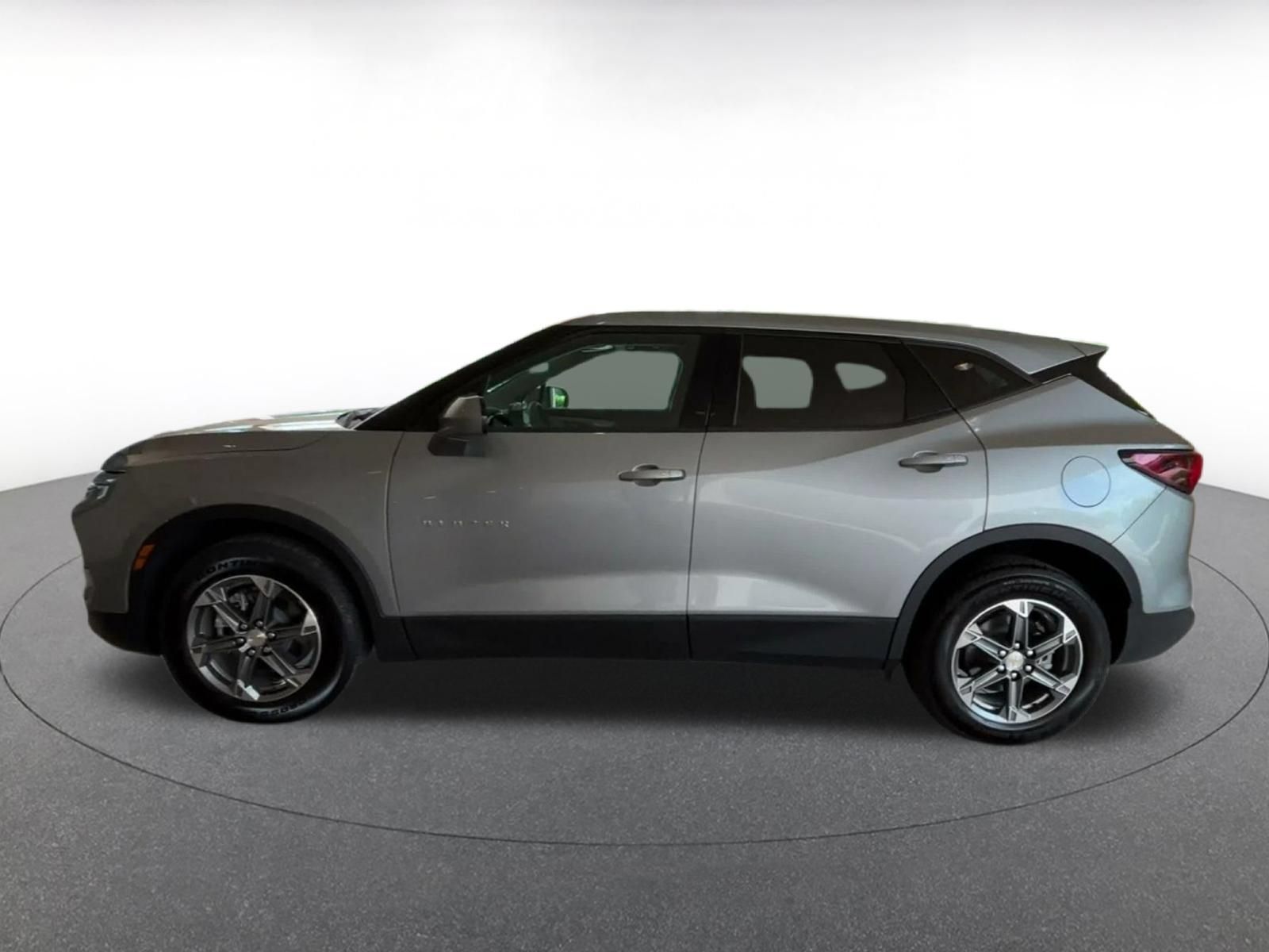Used 2026 Chevrolet Blazer LT FWD image 8