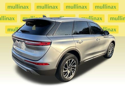 Used 2022 Lincoln Corsair FWD image 2