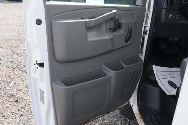 Used 2016 Chevrolet Express 3500 RWD image 10