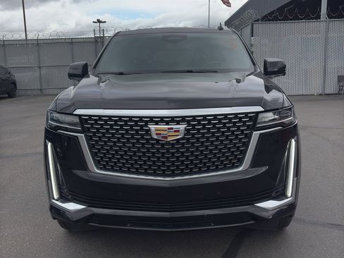 Used 2021 Cadillac Escalade Premium Luxury AWD/4WD image 2