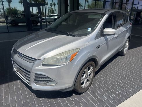 Used 2015 Ford Escape SE image 1