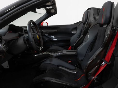 Used 2023 Ferrari SF90 Spider image 4