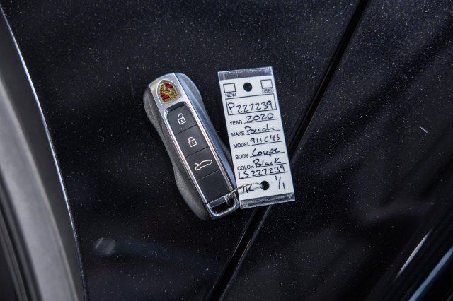 Used 2020 Porsche 911 Carrera 4S AWD/4WD image 47