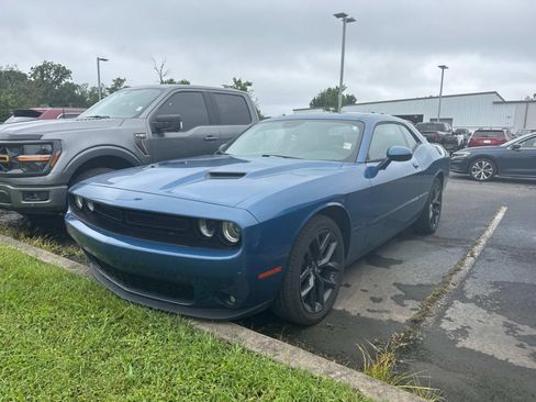 Used 2022 Dodge Challenger SXT w/ Plus Package RWD image 6