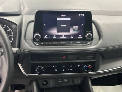 Used 2024 Nissan Rogue S FWD image 23