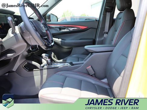 Used 2025 Chevrolet TrailBlazer RS w/ Driver Confidence Package FWD image 22