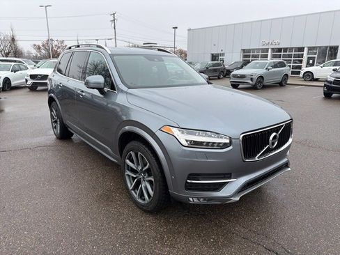 Used 2019 Volvo XC90 T6 Momentum w/ Advanced Package image 3