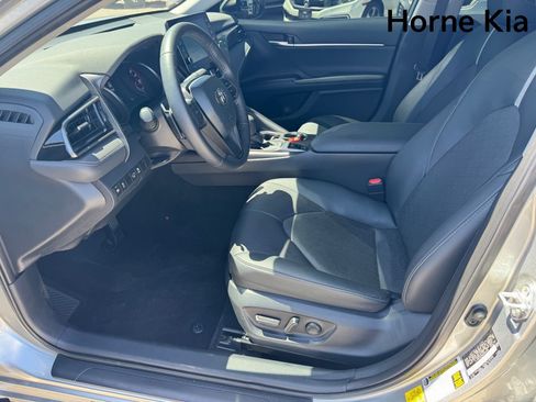 Used 2024 Toyota Camry XSE FWD image 9