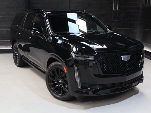Used 2024 Cadillac Escalade Sport w/ LPO, ONYX Package AWD/4WD image 8