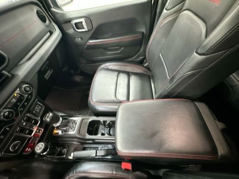 Used 2024 Jeep Wrangler Unlimited Rubicon AWD/4WD image 23