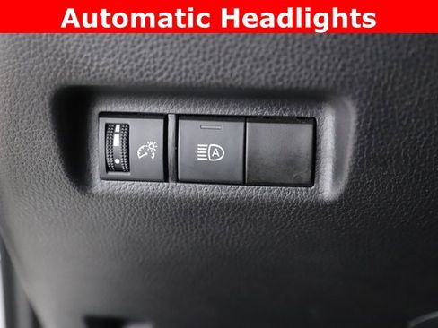 Used 2025 Toyota RAV4 XLE image 20