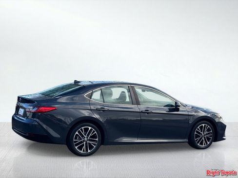 Certified 2025 Toyota Camry XLE image 9