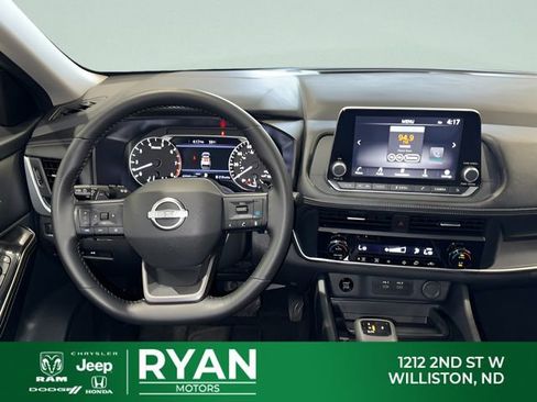 Used 2025 Nissan Rogue SV AWD/4WD image 26
