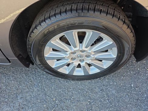 Used 2015 Toyota Sienna LE AWD/4WD image 38