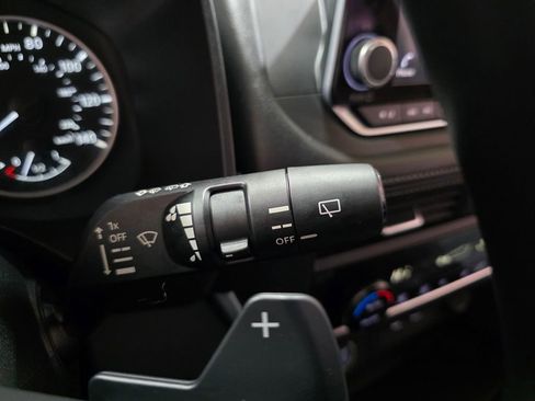 Used 2023 Nissan Rogue SV image 27