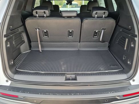New 2027 GMC Acadia Elevation w/ Elevation Premium Package AWD/4WD image 25