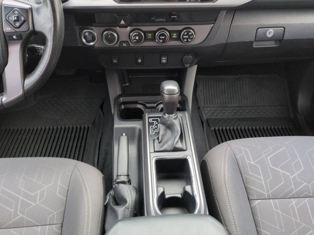 Used 2016 Toyota Tacoma TRD Sport w/ Towing Package AWD/4WD image 19