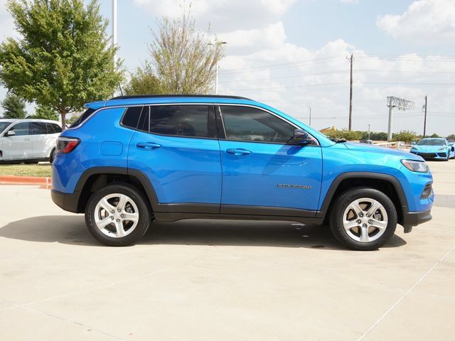 Used 2023 Jeep Compass Latitude AWD/4WD image 10