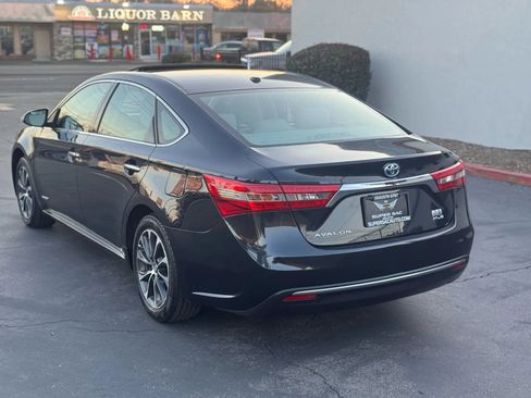 Used 2018 Toyota Avalon XLE Plus w/ Carpet Mat Package FWD image 4