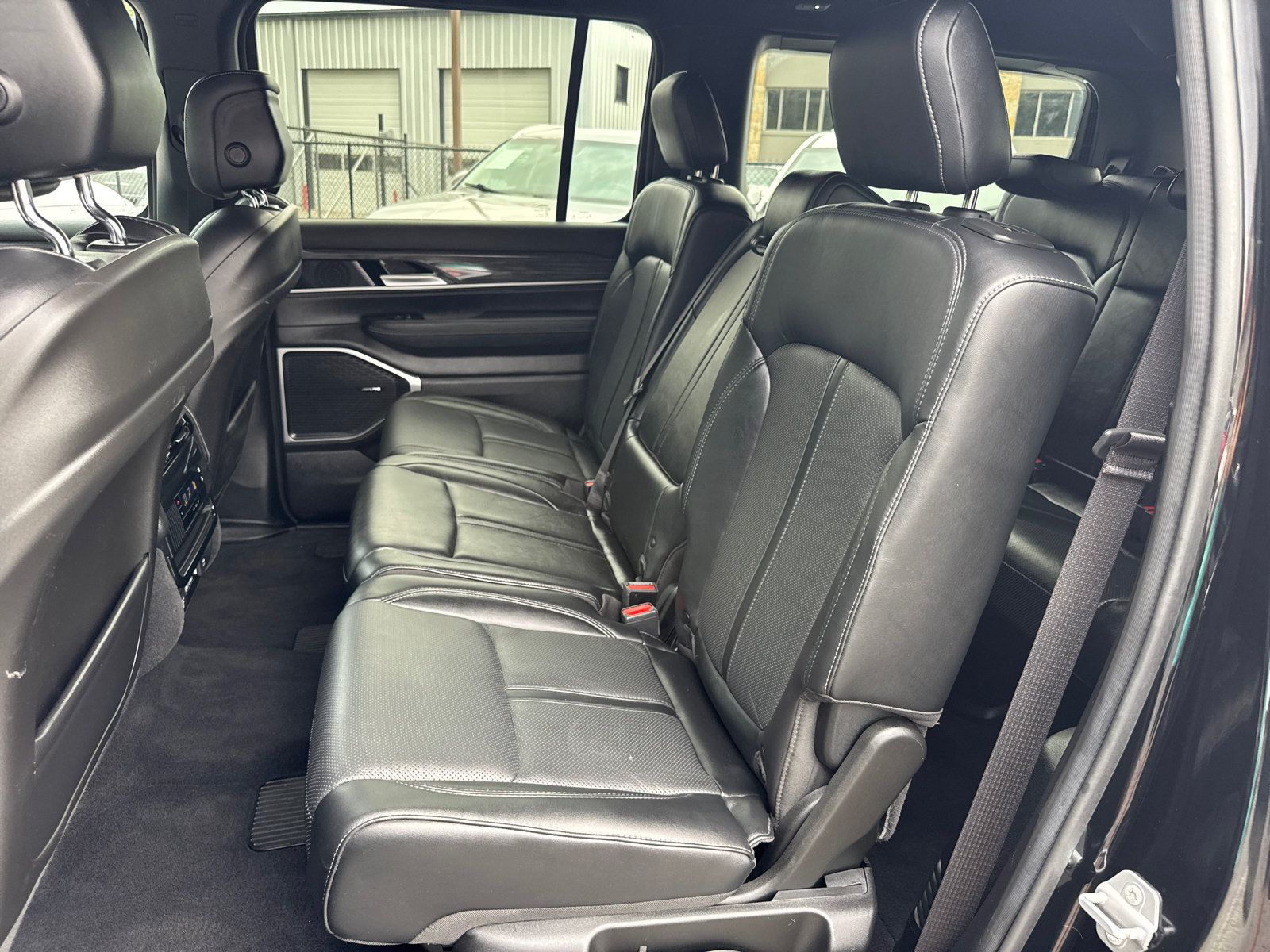 Used 2022 Jeep Wagoneer Series II AWD/4WD image 7