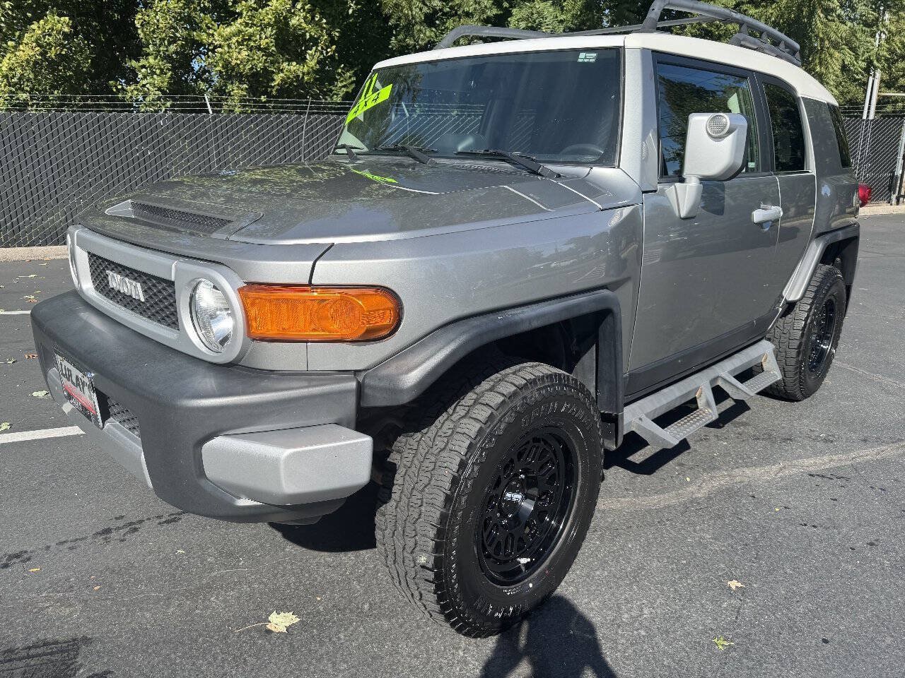 Used 2011 Toyota FJ Cruiser 4WD w/ Upgrade Pkg image 1