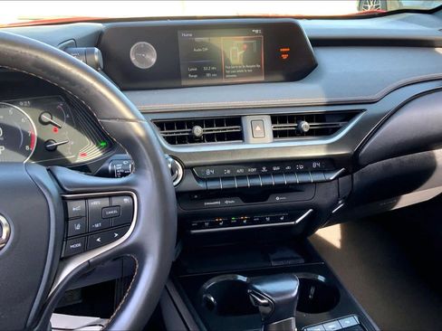 Used 2020 Lexus UX 200 w/ Premium Package image 7