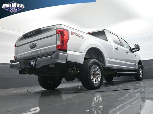 Used 2017 Ford F250 XLT w/ XLT Premium Package image 23