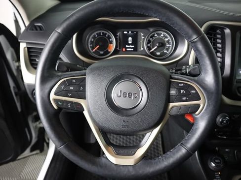Used 2014 Jeep Cherokee Latitude w/ Cold Weather Group AWD/4WD image 34