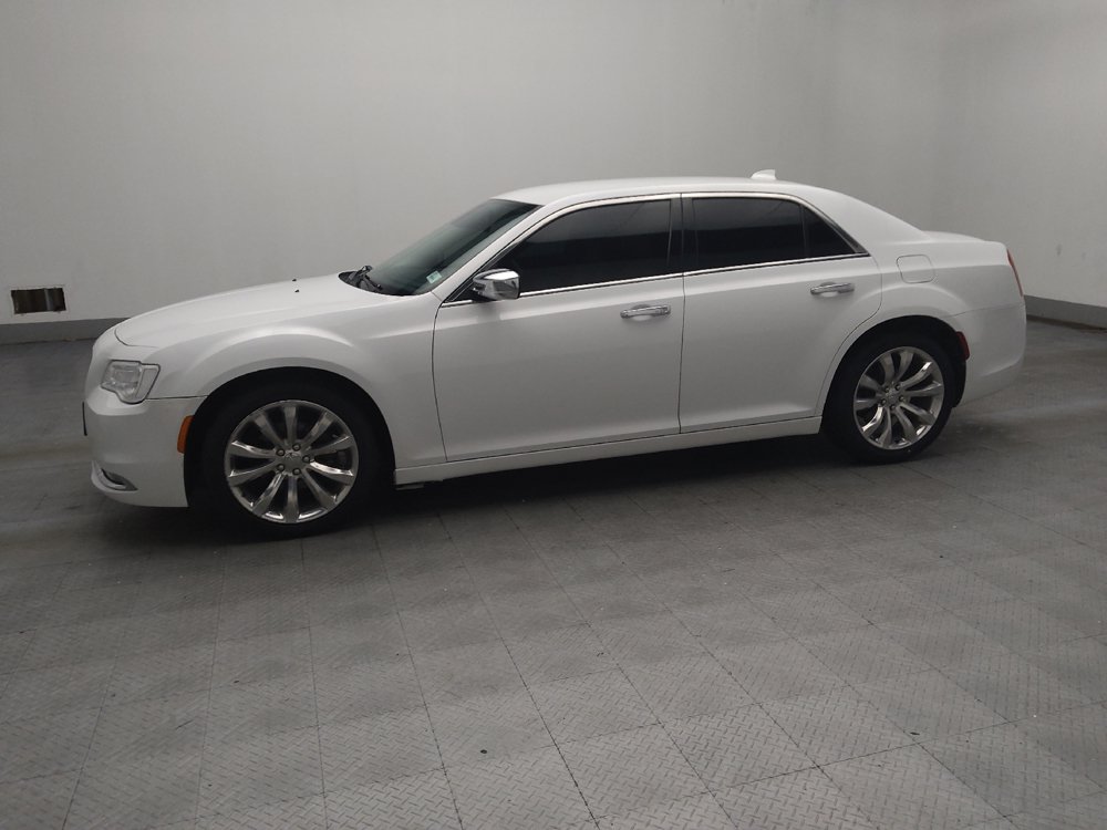 Used 2019 Chrysler 300 Limited RWD image 2