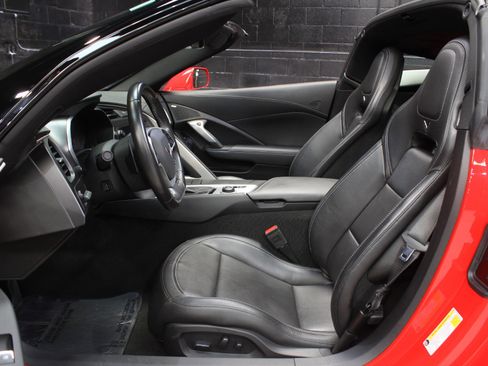 Used 2019 Chevrolet Corvette w/ 2LT w/ 2LT Preferred Equipment Group image 39