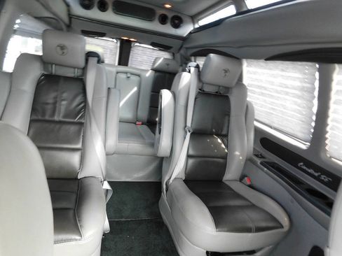 Used 2018 Chevrolet Express 2500 w/ Enhanced Convenience Package RWD image 19