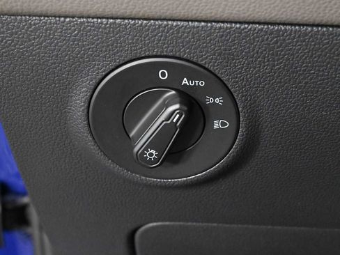 Certified 2022 Volkswagen Taos SEL AWD/4WD image 22