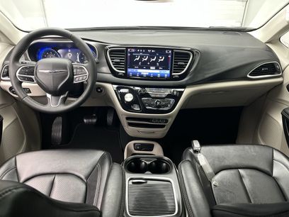 Used 2024 Chrysler Pacifica Touring-L