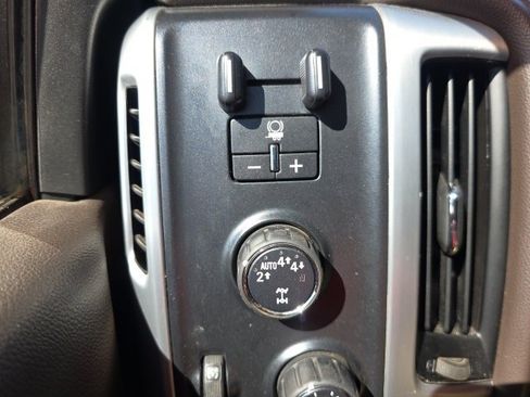 Used 2018 GMC Sierra 1500 SLT image 18