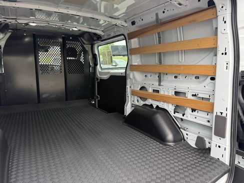 Used 2024 Ford Transit 250 Low Roof w/ Exterior Upgrade Package RWD image 24