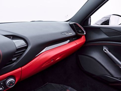 Used 2018 Ferrari 488 Spider RWD image 92