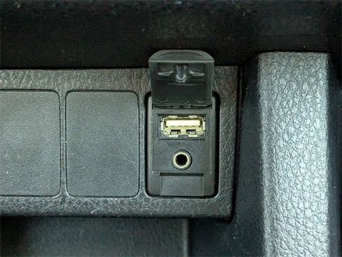 Used 2018 Toyota Corolla LE image 22