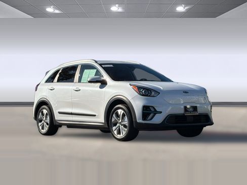 Used 2020 Kia Niro EX image 6
