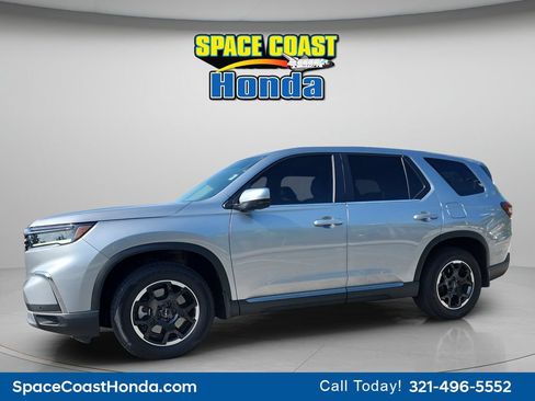 Certified 2025 Honda Pilot EX-L image 9