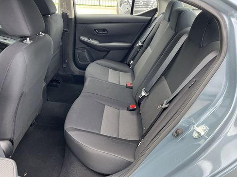 Used 2025 Nissan Sentra SV FWD image 9